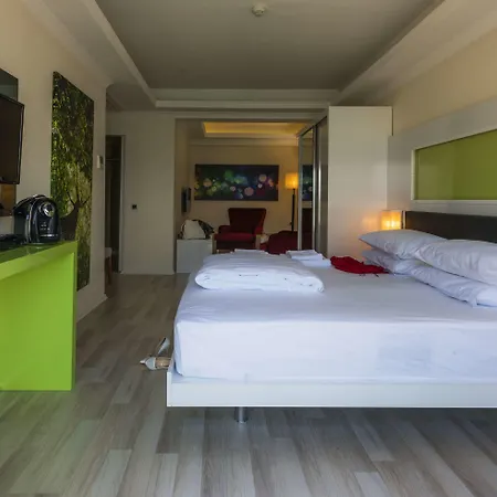 מלון Orka Boutique 3*