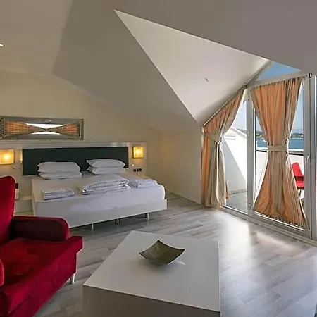 Orka Boutique 3* פאטהיה