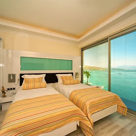 Orka Boutique 3* フェティエ